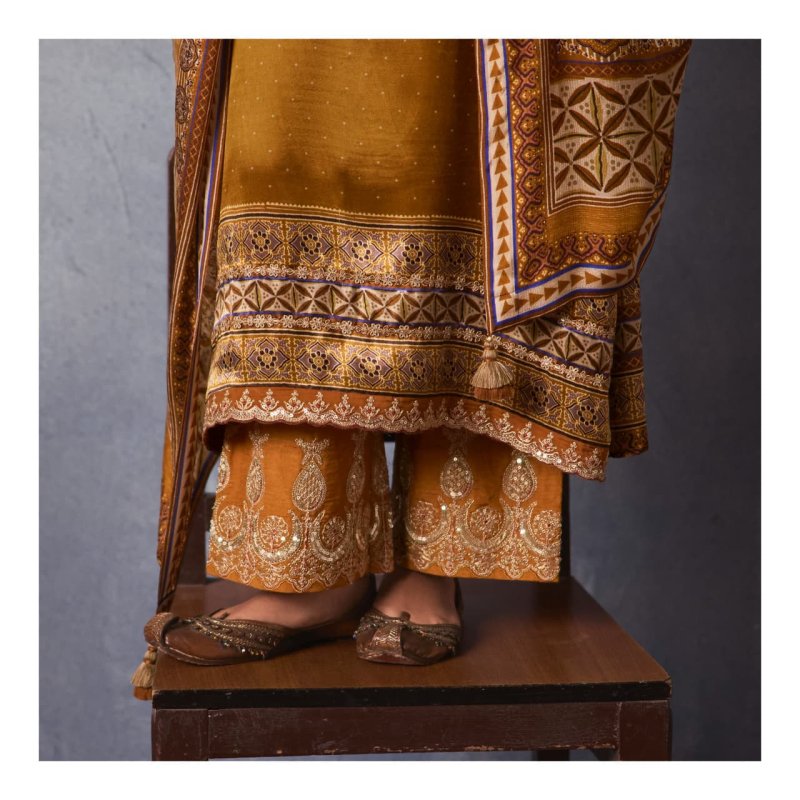 Lajjo By Kimora Sohni Gaji Silk Printed Salwar Suits